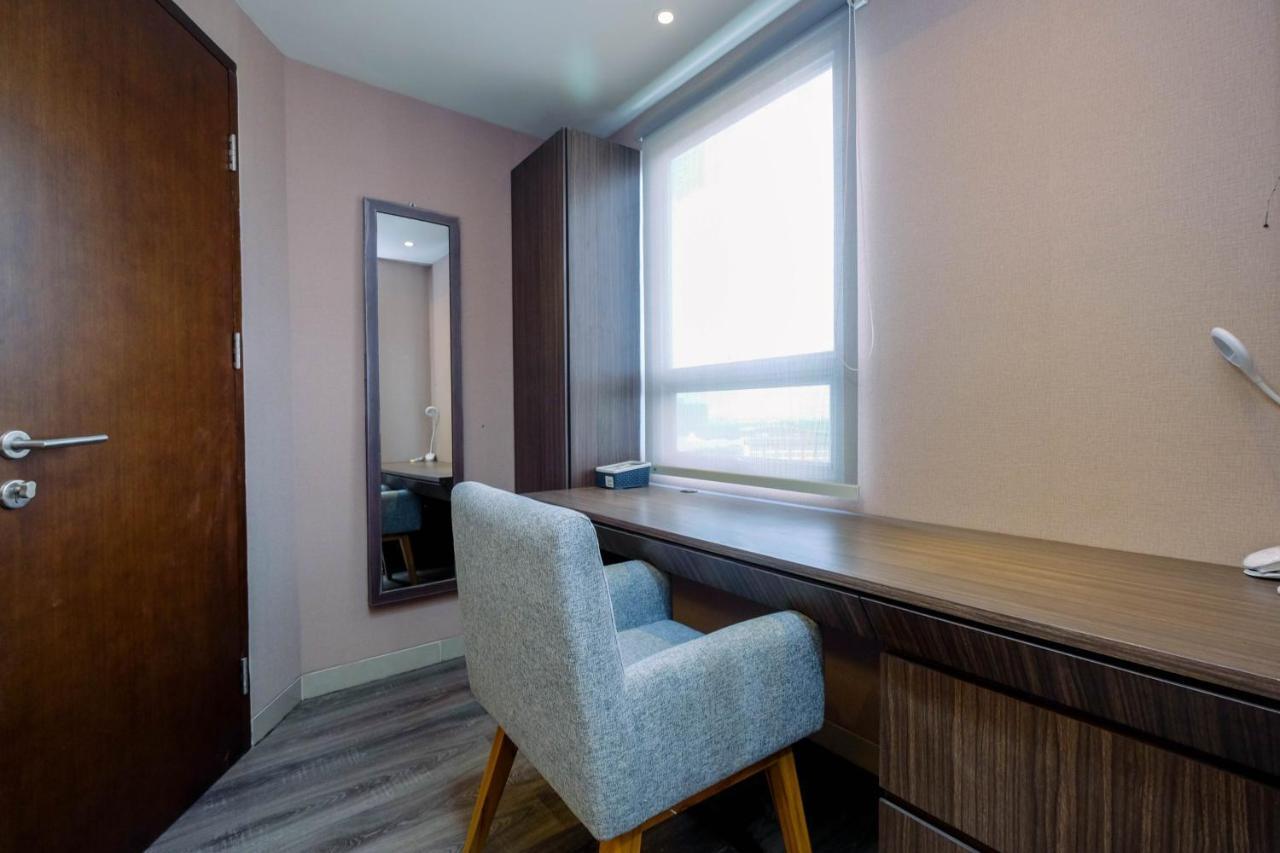 Fully Furnished And Comfortable 1br Mustika Golf By Travelio Apartemen