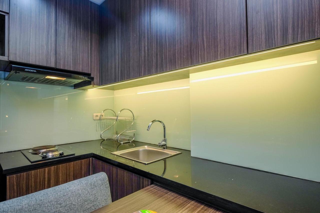 Fully Furnished And Comfortable 1br Mustika Golf By Travelio Bekasi